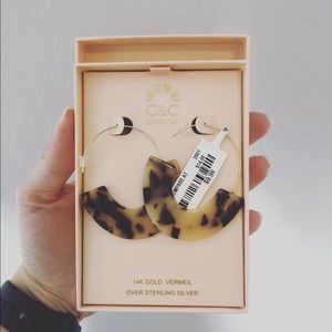 Tortoise shell hoop earrings